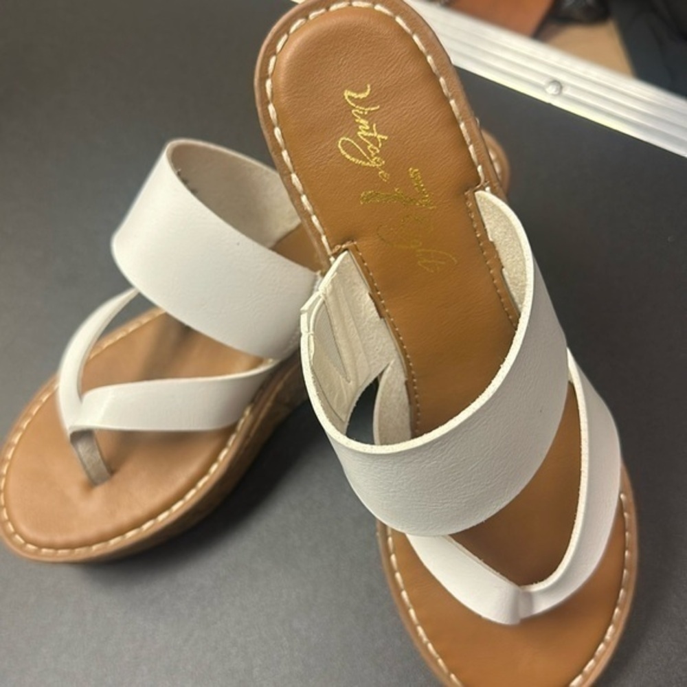 Vintage 7 eight Women’s White Open Toe slip on Sandals size 9.5 m